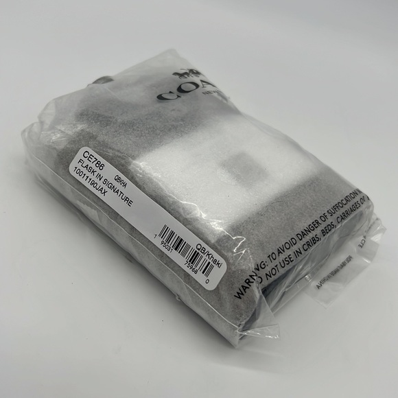 Coach NWT Flask In Signature Canvas Gunmetal/Khaki - Picture 10 of 10